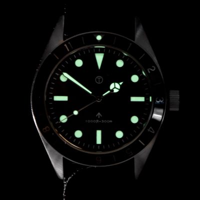 MWC Classic 1960s Pattern Divers Horloge with Retro Luminous Paint – NATO strap
